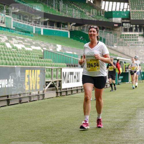 13.09.2026 - 21. swb-Marathon Bremen Michael Burmester http://msf.ph/oto/10456384 13.09.2026 10:33:11 Laufen im Stadion 10018, 10067, 10078, 10166, 10184, 10203, 10211, 10226, 10236, 10243, 10246, 10249, 10255, 10256, 10297, 10300, 10322, 10355, 10365, 10372, 10374, 10379, 10383, 10394, 10408, 10410, 10423, 10428, 10443, 10486, 10494, 10503, 10517, 10518, 10530, 10540, 10543, 10550, 10565, 10578, 10604, 10608, 10646, 10670, 10673, 10675, 10687, 10690, 10691, 10699, 10703, 10707, 10721, 10725, 10728, 10745, 10749, 10750, 10771, 10772, 10787, 10788, 10794, 10809 meine-sportfotos.de