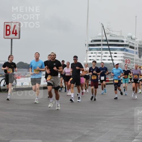 13.09.2026 - Kiel Lauf Andreas Tolksdorf http://msf.ph/oto/10456399 13.09.2026 11:57:03 Kiellinie 10985, 4, 6502, 3 meine-sportfotos.de