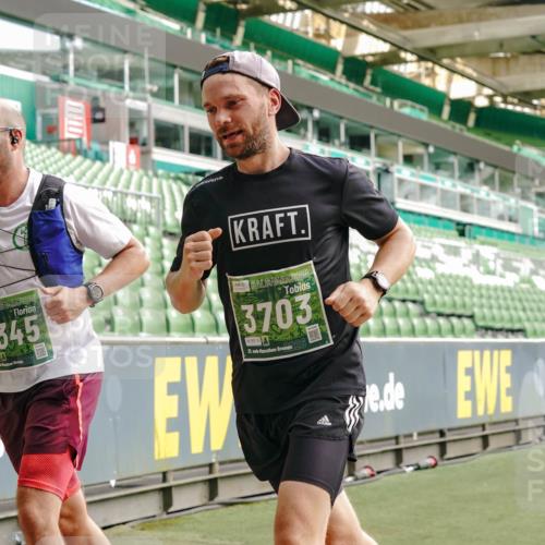 13.09.2026 - 21. swb-Marathon Bremen Michael Burmester http://msf.ph/oto/10456420 13.09.2026 12:53:30 Laufen im Stadion 102, 107, 145, 189, 313, 376, 385, 472, 481, 541, 560, 615, 616, 666, 675, 683, 696, 740, 755, 792, 816, 827, 982, 985, 987, 1033, 1056, 1076, 1207, 1232, 1252, 1297, 1419, 1433, 1445, 1468, 1528, 1542, 1551, 1631, 1646, 1658, 1664, 1704, 1707, 1814, 1955, 2007, 2043, 2055, 2203, 2280, 2350, 2362, 2401, 2422, 2454, 2480, 2498, 2499, 2623, 2701, 2767, 2820, 2824, 2858, 2882, 2913, 2971, 2997, 3054, 3085, 3149, 3236, 3336, 3362, 3413, 3448, 3830, 3988, 4283, 4475, 4605 meine-sportfotos.de