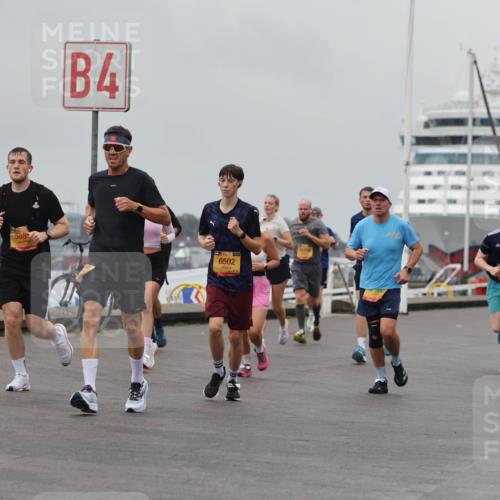 13.09.2026 - Kiel Lauf Andreas Tolksdorf http://msf.ph/oto/10456422 13.09.2026 11:57:06 Kiellinie 4, 588, 6502, 12518, 1972, 3 meine-sportfotos.de