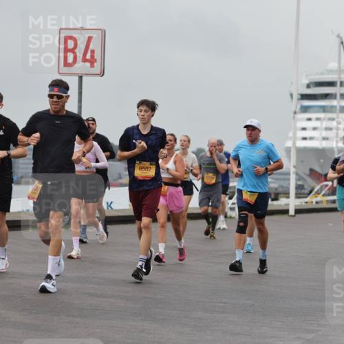 13.09.2026 - Kiel Lauf Andreas Tolksdorf http://msf.ph/oto/10456438 13.09.2026 11:57:06 Kiellinie 58, 58, 4, 6502, 1251, 1972, 3 meine-sportfotos.de