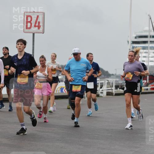 13.09.2026 - Kiel Lauf Andreas Tolksdorf http://msf.ph/oto/10456452 13.09.2026 11:57:07 Kiellinie 4, 6502, 8, 113, 1972, 3 meine-sportfotos.de