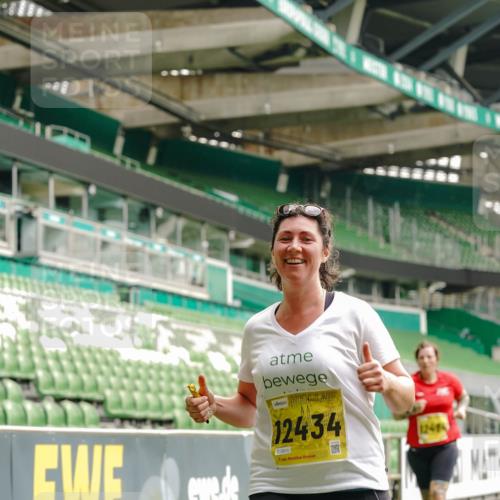 13.09.2026 - 21. swb-Marathon Bremen Michael Burmester http://msf.ph/oto/10456463 13.09.2026 10:33:12 Laufen im Stadion 10018, 10067, 10078, 10166, 10184, 10203, 10211, 10226, 10236, 10243, 10246, 10249, 10255, 10256, 10297, 10300, 10322, 10355, 10365, 10372, 10374, 10379, 10383, 10394, 10408, 10410, 10423, 10428, 10443, 10486, 10494, 10503, 10517, 10518, 10530, 10540, 10543, 10550, 10565, 10578, 10604, 10608, 10646, 10668, 10670, 10673, 10675, 10687, 10690, 10691, 10699, 10703, 10707, 10721, 10728, 10745, 10749, 10750, 10771, 10772, 10787, 10788, 10794, 10809 meine-sportfotos.de
