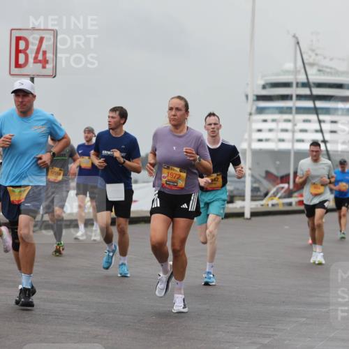 13.09.2026 - Kiel Lauf Andreas Tolksdorf http://msf.ph/oto/10456481 13.09.2026 11:57:08 Kiellinie 1078, 4, 1972, 342, 12113, 12518, 3 meine-sportfotos.de