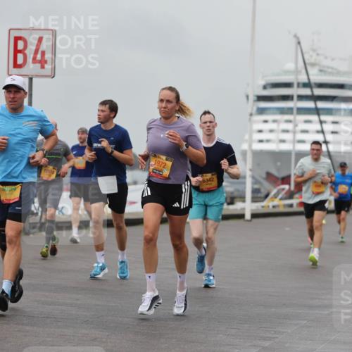13.09.2026 - Kiel Lauf Andreas Tolksdorf http://msf.ph/oto/10456485 13.09.2026 11:57:09 Kiellinie 178, 4, 12113, 12518, 1972, 6342, 3 meine-sportfotos.de