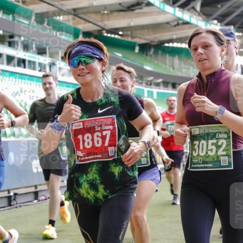 13.09.2026 - 21. swb-Marathon Bremen Michael Burmester http://msf.ph/oto/10456512 13.09.2026 13:11:18 Laufen im Stadion 265, 373, 581, 703, 843, 869, 984, 1113, 1180, 1226, 1435, 1738, 1849, 1851, 1855, 1867, 1894, 1936, 1952, 1967, 2202, 2248, 2268, 2281, 2284, 2299, 2330, 2333, 2339, 2342, 2353, 2375, 2426, 2432, 2443, 2530, 2531, 2553, 2589, 2654, 2659, 2669, 2673, 2682, 2714, 2784, 2785, 2804, 2819, 2822, 2836, 2850, 2907, 2920, 2932, 2976, 3026, 3027, 3063, 3079, 3082, 3086, 3089, 3122, 3159, 3174, 3207, 3208, 3308, 3328, 3349, 3352, 3370, 3409, 3410, 3470, 3549, 551 meine-sportfotos.de