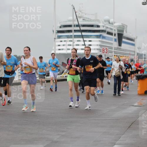 13.09.2026 - Kiel Lauf Andreas Tolksdorf http://msf.ph/oto/10456528 13.09.2026 11:57:23 Kiellinie 8698, 3171, 2866, 3 meine-sportfotos.de