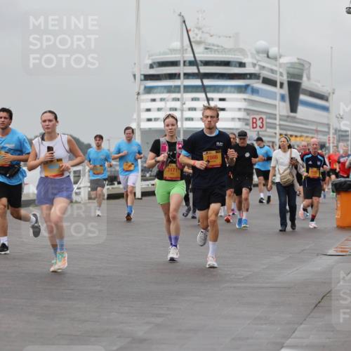 13.09.2026 - Kiel Lauf Andreas Tolksdorf http://msf.ph/oto/10456539 13.09.2026 11:57:23 Kiellinie 34, 8698, 3171, 2866, 3 meine-sportfotos.de