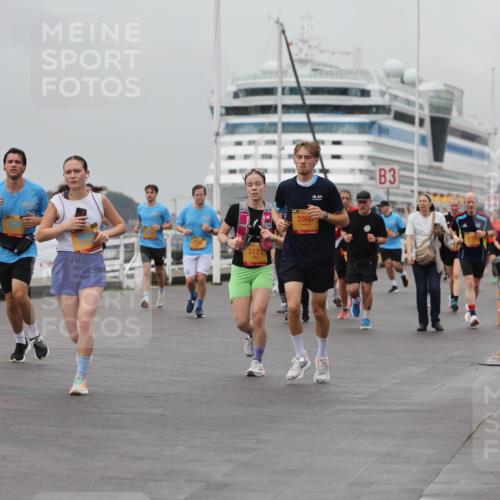 13.09.2026 - Kiel Lauf Andreas Tolksdorf http://msf.ph/oto/10456549 13.09.2026 11:57:23 Kiellinie 4, 8698, 3171, 2866, 3 meine-sportfotos.de