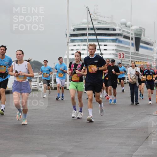 13.09.2026 - Kiel Lauf Andreas Tolksdorf http://msf.ph/oto/10456553 13.09.2026 11:57:23 Kiellinie 4, 8698, 3171, 3 meine-sportfotos.de