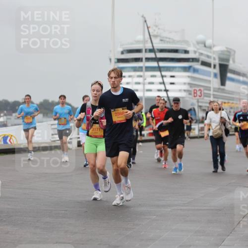 13.09.2026 - Kiel Lauf Andreas Tolksdorf http://msf.ph/oto/10456579 13.09.2026 11:57:24 Kiellinie 4, 3171, 3, 39, 2866 meine-sportfotos.de