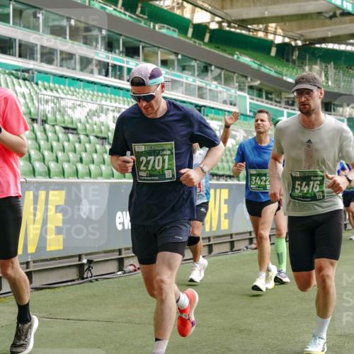 13.09.2026 - 21. swb-Marathon Bremen Michael Burmester http://msf.ph/oto/10456586 13.09.2026 12:53:34 Laufen im Stadion 102, 107, 145, 189, 313, 376, 385, 472, 481, 541, 560, 615, 616, 666, 675, 683, 696, 740, 755, 792, 816, 827, 982, 985, 987, 1033, 1056, 1076, 1207, 1232, 1252, 1297, 1419, 1433, 1445, 1468, 1528, 1542, 1551, 1631, 1646, 1658, 1664, 1704, 1707, 1814, 2007, 2043, 2055, 2203, 2280, 2350, 2362, 2401, 2422, 2454, 2480, 2498, 2499, 2623, 2701, 2767, 2820, 2824, 2858, 2882, 2913, 2962, 2971, 2997, 3054, 3085, 3149, 3236, 3336, 3357, 3362, 3413, 3448, 3830, 3988, 4283, 4475, 4605 meine-sportfotos.de