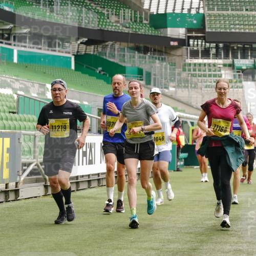 13.09.2026 - 21. swb-Marathon Bremen Michael Burmester http://msf.ph/oto/10456598 13.09.2026 10:33:17 Laufen im Stadion 10018, 10067, 10078, 10166, 10184, 10203, 10211, 10226, 10236, 10243, 10246, 10249, 10255, 10256, 10297, 10300, 10322, 10355, 10365, 10372, 10374, 10379, 10383, 10394, 10408, 10410, 10423, 10428, 10443, 10486, 10494, 10503, 10517, 10518, 10530, 10540, 10550, 10565, 10578, 10604, 10646, 10668, 10670, 10673, 10675, 10687, 10690, 10691, 10699, 10703, 10707, 10721, 10728, 10745, 10749, 10750, 10771, 10772, 10787, 10788, 10794, 10809 meine-sportfotos.de