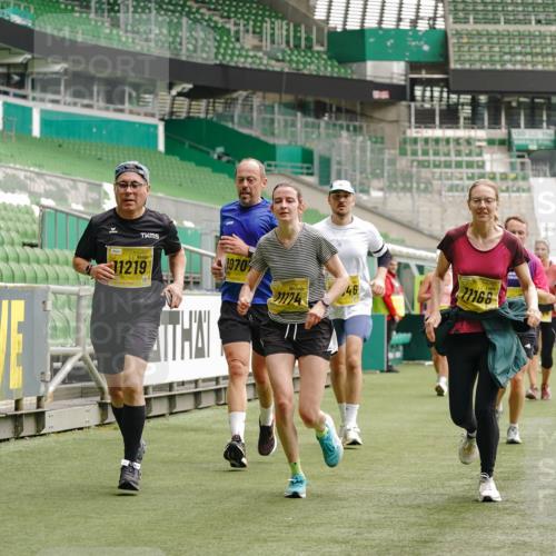 13.09.2026 - 21. swb-Marathon Bremen Michael Burmester http://msf.ph/oto/10456614 13.09.2026 10:33:17 Laufen im Stadion 10018, 10067, 10078, 10166, 10184, 10203, 10211, 10226, 10236, 10243, 10246, 10249, 10255, 10256, 10297, 10300, 10322, 10355, 10365, 10372, 10374, 10379, 10383, 10394, 10408, 10410, 10423, 10428, 10443, 10486, 10494, 10503, 10517, 10518, 10530, 10540, 10550, 10565, 10578, 10604, 10646, 10668, 10670, 10673, 10675, 10687, 10690, 10691, 10699, 10703, 10707, 10721, 10728, 10745, 10749, 10750, 10771, 10772, 10787, 10788, 10794, 10809 meine-sportfotos.de