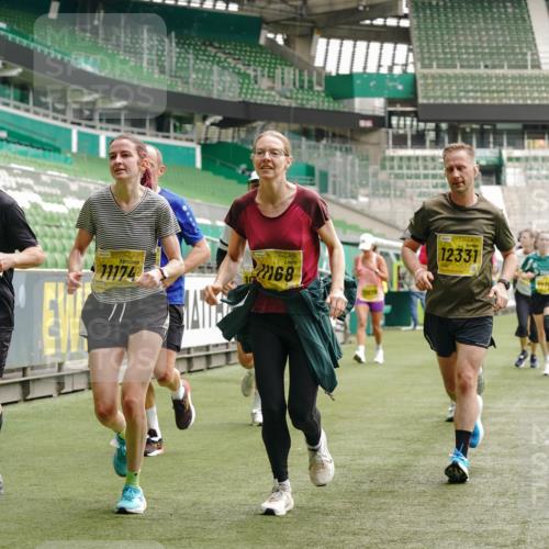 13.09.2026 - 21. swb-Marathon Bremen Michael Burmester http://msf.ph/oto/10456680 13.09.2026 10:33:18 Laufen im Stadion 10018, 10067, 10078, 10166, 10184, 10203, 10211, 10226, 10236, 10240, 10243, 10246, 10249, 10255, 10256, 10297, 10300, 10322, 10355, 10365, 10372, 10374, 10379, 10383, 10394, 10408, 10410, 10423, 10428, 10443, 10486, 10494, 10503, 10517, 10518, 10530, 10540, 10550, 10565, 10578, 10604, 10646, 10668, 10670, 10673, 10675, 10687, 10690, 10691, 10699, 10703, 10707, 10721, 10728, 10745, 10749, 10750, 10771, 10772, 10787, 10788, 10794, 10809, 10857 meine-sportfotos.de