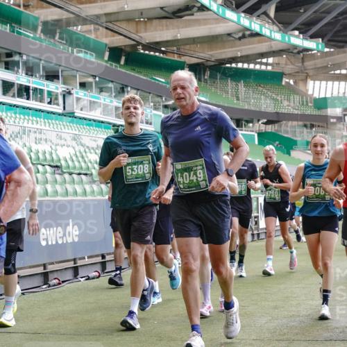 13.09.2026 - 21. swb-Marathon Bremen Michael Burmester http://msf.ph/oto/10456691 13.09.2026 13:11:21 Laufen im Stadion 265, 373, 581, 703, 843, 984, 1113, 1180, 1226, 1435, 1738, 1849, 1851, 1855, 1867, 1894, 1936, 1952, 1967, 2202, 2248, 2268, 2281, 2284, 2299, 2330, 2333, 2339, 2342, 2353, 2375, 2377, 2398, 2426, 2432, 2443, 2530, 2531, 2553, 2589, 2654, 2659, 2669, 2673, 2682, 2714, 2784, 2785, 2804, 2819, 2822, 2836, 2850, 2907, 2920, 2932, 2976, 3026, 3027, 3063, 3079, 3082, 3089, 3122, 3159, 3174, 3207, 3208, 3308, 3328, 3349, 3352, 3370, 3409, 3410, 3470, 3549, 551 meine-sportfotos.de