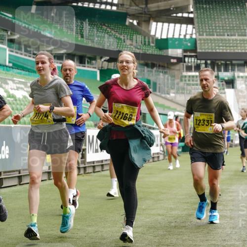 13.09.2026 - 21. swb-Marathon Bremen Michael Burmester http://msf.ph/oto/10456726 13.09.2026 10:33:19 Laufen im Stadion 10018, 10067, 10078, 10166, 10177, 10184, 10203, 10211, 10226, 10236, 10240, 10243, 10246, 10249, 10256, 10297, 10300, 10322, 10355, 10365, 10372, 10374, 10379, 10383, 10394, 10408, 10410, 10423, 10428, 10443, 10486, 10494, 10503, 10517, 10518, 10530, 10540, 10550, 10565, 10578, 10604, 10646, 10668, 10670, 10673, 10675, 10687, 10690, 10691, 10699, 10703, 10707, 10721, 10728, 10745, 10749, 10750, 10771, 10772, 10787, 10788, 10794, 10809, 10857 meine-sportfotos.de
