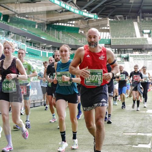 13.09.2026 - 21. swb-Marathon Bremen Michael Burmester http://msf.ph/oto/10456764 13.09.2026 13:11:22 Laufen im Stadion 265, 373, 581, 703, 843, 984, 1113, 1226, 1435, 1738, 1849, 1851, 1855, 1867, 1894, 1936, 1952, 1967, 2202, 2248, 2268, 2281, 2284, 2299, 2330, 2333, 2339, 2342, 2353, 2375, 2377, 2398, 2426, 2432, 2443, 2530, 2531, 2553, 2589, 2654, 2659, 2669, 2673, 2682, 2714, 2784, 2785, 2804, 2819, 2822, 2836, 2850, 2907, 2920, 2932, 2976, 3026, 3027, 3063, 3079, 3082, 3089, 3122, 3159, 3174, 3207, 3208, 3308, 3328, 3349, 3352, 3370, 3409, 3410, 3470, 3549, 551 meine-sportfotos.de