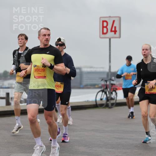 13.09.2026 - Kiel Lauf Andreas Tolksdorf http://msf.ph/oto/10456777 13.09.2026 11:57:33 Kiellinie 284, 48, 10829, 9964, 4 meine-sportfotos.de