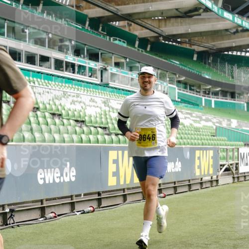 13.09.2026 - 21. swb-Marathon Bremen Michael Burmester http://msf.ph/oto/10456809 13.09.2026 10:33:21 Laufen im Stadion 10018, 10067, 10078, 10166, 10177, 10184, 10203, 10211, 10226, 10236, 10240, 10243, 10246, 10249, 10256, 10297, 10300, 10322, 10355, 10365, 10372, 10374, 10379, 10383, 10394, 10408, 10410, 10415, 10423, 10428, 10443, 10486, 10494, 10517, 10518, 10530, 10540, 10550, 10565, 10578, 10604, 10646, 10668, 10670, 10673, 10675, 10687, 10690, 10691, 10699, 10703, 10707, 10721, 10728, 10745, 10749, 10750, 10771, 10772, 10787, 10788, 10794, 10809, 10857 meine-sportfotos.de