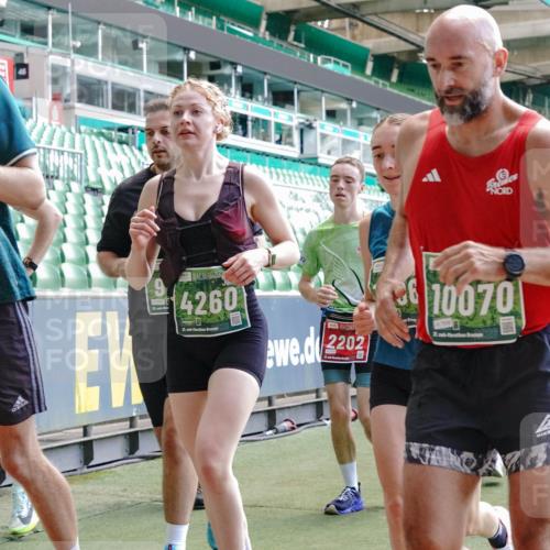13.09.2026 - 21. swb-Marathon Bremen Michael Burmester http://msf.ph/oto/10456818 13.09.2026 13:11:23 Laufen im Stadion 265, 373, 581, 703, 843, 984, 1113, 1226, 1435, 1738, 1849, 1851, 1855, 1867, 1894, 1936, 1952, 1967, 2202, 2248, 2268, 2281, 2284, 2299, 2330, 2333, 2339, 2342, 2353, 2375, 2377, 2398, 2426, 2432, 2443, 2530, 2531, 2553, 2589, 2654, 2659, 2669, 2673, 2682, 2714, 2784, 2785, 2804, 2819, 2822, 2836, 2850, 2907, 2920, 2932, 2976, 3026, 3027, 3063, 3079, 3082, 3089, 3122, 3159, 3174, 3207, 3208, 3308, 3328, 3349, 3352, 3370, 3409, 3410, 3470, 3549, 551 meine-sportfotos.de