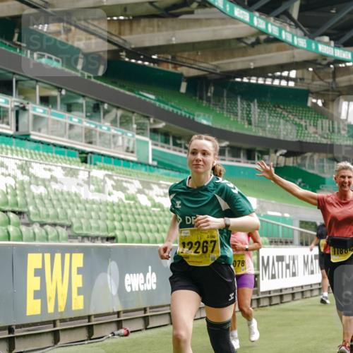13.09.2026 - 21. swb-Marathon Bremen Michael Burmester http://msf.ph/oto/10456967 13.09.2026 10:33:24 Laufen im Stadion 10018, 10067, 10078, 10166, 10177, 10184, 10203, 10211, 10226, 10236, 10240, 10243, 10246, 10249, 10254, 10256, 10297, 10300, 10322, 10355, 10365, 10372, 10374, 10379, 10383, 10394, 10408, 10410, 10415, 10423, 10428, 10443, 10486, 10494, 10517, 10518, 10530, 10540, 10550, 10565, 10578, 10604, 10646, 10668, 10670, 10673, 10675, 10687, 10690, 10691, 10699, 10703, 10707, 10721, 10728, 10745, 10749, 10750, 10771, 10772, 10787, 10788, 10794, 10809, 10857 meine-sportfotos.de