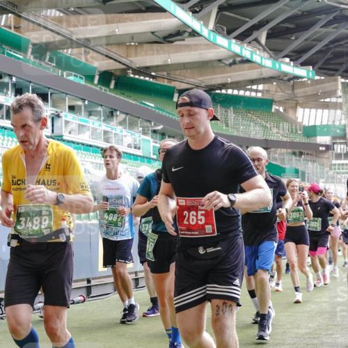 13.09.2026 - 21. swb-Marathon Bremen Michael Burmester http://msf.ph/oto/10456972 13.09.2026 13:11:25 Laufen im Stadion 265, 373, 581, 703, 843, 984, 1113, 1226, 1435, 1738, 1849, 1851, 1855, 1867, 1894, 1936, 1952, 1967, 2202, 2248, 2268, 2281, 2284, 2299, 2330, 2333, 2336, 2339, 2342, 2353, 2375, 2377, 2398, 2426, 2432, 2443, 2530, 2531, 2553, 2589, 2654, 2659, 2669, 2673, 2682, 2714, 2784, 2785, 2804, 2819, 2822, 2836, 2850, 2907, 2932, 2976, 3026, 3027, 3079, 3082, 3089, 3122, 3143, 3159, 3174, 3207, 3208, 3308, 3328, 3349, 3352, 3370, 3409, 3410, 3470, 3549, 551 meine-sportfotos.de