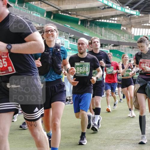 13.09.2026 - 21. swb-Marathon Bremen Michael Burmester http://msf.ph/oto/10457013 13.09.2026 13:11:26 Laufen im Stadion 265, 373, 581, 703, 843, 984, 1113, 1226, 1435, 1738, 1849, 1851, 1855, 1867, 1894, 1936, 1952, 1967, 2202, 2248, 2268, 2281, 2284, 2299, 2330, 2333, 2336, 2339, 2342, 2353, 2375, 2377, 2398, 2426, 2432, 2443, 2530, 2531, 2553, 2589, 2654, 2659, 2669, 2673, 2682, 2784, 2785, 2804, 2819, 2822, 2836, 2850, 2907, 2932, 2976, 3026, 3027, 3079, 3082, 3089, 3122, 3143, 3159, 3174, 3207, 3208, 3308, 3328, 3349, 3352, 3370, 3409, 3410, 3470, 3549, 551 meine-sportfotos.de