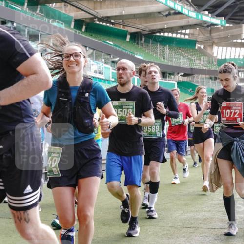 13.09.2026 - 21. swb-Marathon Bremen Michael Burmester http://msf.ph/oto/10457037 13.09.2026 13:11:26 Laufen im Stadion 265, 373, 581, 703, 843, 984, 1113, 1226, 1435, 1738, 1849, 1851, 1855, 1867, 1894, 1936, 1952, 1967, 2202, 2248, 2268, 2281, 2284, 2299, 2330, 2333, 2336, 2339, 2342, 2353, 2375, 2377, 2398, 2426, 2432, 2443, 2530, 2531, 2553, 2589, 2654, 2659, 2669, 2673, 2682, 2784, 2785, 2804, 2819, 2822, 2836, 2850, 2907, 2932, 2976, 3026, 3027, 3079, 3082, 3089, 3122, 3143, 3159, 3174, 3207, 3208, 3308, 3328, 3349, 3352, 3370, 3409, 3410, 3470, 3549, 551 meine-sportfotos.de