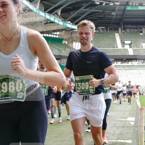 13.09.2026 - 21. swb-Marathon Bremen Michael Burmester http://msf.ph/oto/10457192 13.09.2026 13:11:28 Laufen im Stadion 265, 373, 581, 703, 843, 984, 1113, 1226, 1435, 1738, 1849, 1851, 1855, 1867, 1894, 1936, 1952, 1967, 2202, 2248, 2268, 2281, 2284, 2299, 2330, 2333, 2336, 2339, 2342, 2353, 2375, 2377, 2398, 2426, 2432, 2443, 2530, 2531, 2553, 2589, 2654, 2659, 2669, 2673, 2682, 2784, 2785, 2804, 2819, 2822, 2836, 2850, 2907, 2932, 2976, 3026, 3027, 3079, 3082, 3089, 3122, 3143, 3159, 3174, 3207, 3208, 3308, 3328, 3349, 3352, 3370, 3409, 3410, 3470, 3549, 551 meine-sportfotos.de