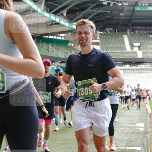 13.09.2026 - 21. swb-Marathon Bremen Michael Burmester http://msf.ph/oto/10457209 13.09.2026 13:11:29 Laufen im Stadion 265, 373, 581, 703, 843, 984, 1113, 1226, 1435, 1738, 1849, 1851, 1855, 1867, 1894, 1936, 1952, 1967, 2202, 2248, 2268, 2281, 2284, 2299, 2330, 2333, 2336, 2339, 2342, 2353, 2375, 2377, 2398, 2426, 2432, 2443, 2530, 2531, 2553, 2589, 2654, 2659, 2669, 2673, 2682, 2784, 2804, 2819, 2822, 2836, 2850, 2907, 2932, 2976, 3026, 3027, 3079, 3082, 3089, 3122, 3143, 3159, 3174, 3207, 3208, 3308, 3328, 3349, 3352, 3370, 3409, 3410, 3470, 3549, 551 meine-sportfotos.de
