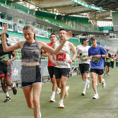 13.09.2026 - 21. swb-Marathon Bremen Michael Burmester http://msf.ph/oto/10457261 13.09.2026 12:53:50 Laufen im Stadion 102, 145, 161, 189, 313, 376, 385, 461, 472, 481, 541, 560, 615, 616, 666, 675, 683, 696, 740, 755, 792, 816, 827, 982, 985, 987, 1033, 1053, 1056, 1076, 1207, 1252, 1297, 1419, 1433, 1445, 1468, 1528, 1542, 1551, 1631, 1646, 1658, 1664, 1704, 1707, 1814, 2007, 2043, 2055, 2203, 2280, 2350, 2362, 2401, 2422, 2454, 2480, 2499, 2623, 2701, 2767, 2801, 2820, 2824, 2858, 2882, 2913, 2962, 2971, 2997, 3012, 3054, 3149, 3206, 3236, 3357, 3362, 3413, 3448, 4605 meine-sportfotos.de