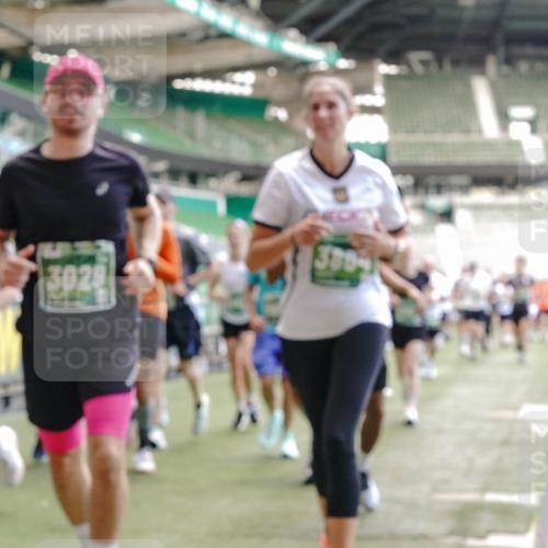 13.09.2026 - 21. swb-Marathon Bremen Michael Burmester http://msf.ph/oto/10457289 13.09.2026 13:11:30 Laufen im Stadion 265, 373, 581, 703, 843, 984, 1113, 1226, 1435, 1738, 1849, 1851, 1855, 1867, 1894, 1936, 1952, 1967, 2202, 2248, 2268, 2281, 2284, 2299, 2330, 2333, 2336, 2339, 2342, 2353, 2375, 2377, 2398, 2426, 2432, 2443, 2530, 2531, 2553, 2589, 2654, 2659, 2669, 2673, 2682, 2784, 2804, 2819, 2822, 2836, 2850, 2907, 2932, 2976, 3026, 3027, 3079, 3082, 3089, 3122, 3143, 3159, 3174, 3207, 3208, 3308, 3328, 3349, 3352, 3370, 3409, 3410, 3470, 3549, 551 meine-sportfotos.de