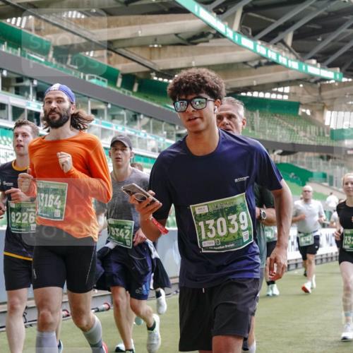 13.09.2026 - 21. swb-Marathon Bremen Michael Burmester http://msf.ph/oto/10457357 13.09.2026 13:11:31 Laufen im Stadion 265, 373, 581, 703, 843, 984, 1113, 1226, 1435, 1738, 1849, 1851, 1855, 1867, 1894, 1936, 1952, 1967, 2202, 2248, 2268, 2281, 2284, 2299, 2330, 2333, 2336, 2339, 2342, 2353, 2375, 2377, 2398, 2426, 2432, 2443, 2531, 2553, 2589, 2654, 2659, 2669, 2673, 2682, 2784, 2804, 2819, 2822, 2836, 2850, 2907, 2932, 2976, 3026, 3027, 3079, 3082, 3089, 3122, 3143, 3159, 3174, 3207, 3208, 3308, 3328, 3349, 3352, 3370, 3409, 3410, 3470, 3549, 551 meine-sportfotos.de