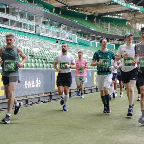 13.09.2026 - 21. swb-Marathon Bremen Michael Burmester http://msf.ph/oto/10457682 13.09.2026 13:11:37 Laufen im Stadion 265, 373, 581, 703, 843, 984, 1113, 1226, 1435, 1738, 1849, 1851, 1855, 1894, 1936, 1952, 1967, 2202, 2248, 2268, 2281, 2284, 2299, 2330, 2333, 2336, 2339, 2342, 2353, 2375, 2377, 2398, 2426, 2432, 2443, 2531, 2589, 2654, 2659, 2669, 2673, 2682, 2784, 2804, 2819, 2822, 2836, 2850, 2907, 2932, 2976, 3026, 3027, 3079, 3082, 3089, 3122, 3143, 3159, 3174, 3207, 3208, 3308, 3328, 3349, 3352, 3370, 3409, 3410, 3470, 3549, 551 meine-sportfotos.de