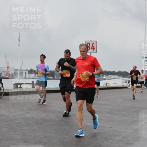 13.09.2026 - Kiel Lauf Andreas Tolksdorf http://msf.ph/oto/10457694 13.09.2026 11:58:54 Kiellinie 6907, 84, 576, 3 meine-sportfotos.de