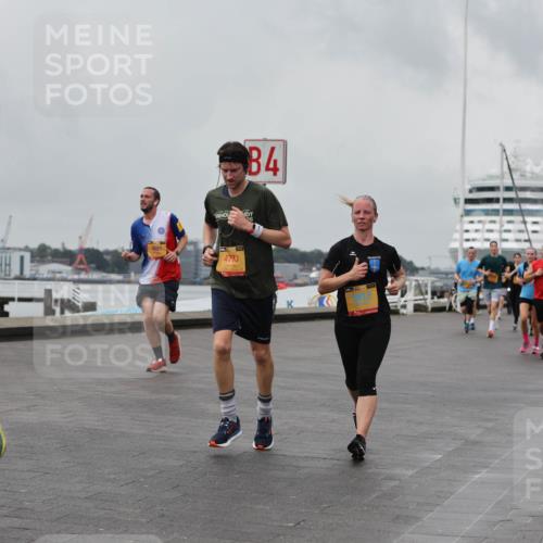 13.09.2026 - Kiel Lauf Andreas Tolksdorf http://msf.ph/oto/10457810 13.09.2026 11:59:05 Kiellinie 1139, 1843, 4, 4891, 4730, 3 meine-sportfotos.de