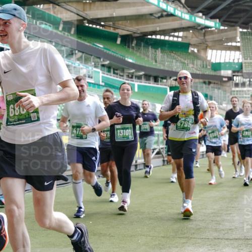 13.09.2026 - 21. swb-Marathon Bremen Michael Burmester http://msf.ph/oto/10457852 13.09.2026 13:11:39 Laufen im Stadion 265, 373, 581, 703, 843, 984, 1113, 1226, 1435, 1738, 1849, 1851, 1855, 1894, 1936, 1952, 1967, 2202, 2248, 2281, 2284, 2299, 2330, 2333, 2336, 2339, 2342, 2353, 2375, 2377, 2398, 2426, 2432, 2443, 2531, 2589, 2654, 2659, 2669, 2673, 2682, 2784, 2804, 2819, 2822, 2836, 2850, 2907, 2932, 2976, 3026, 3027, 3079, 3082, 3089, 3122, 3143, 3155, 3159, 3174, 3207, 3208, 3308, 3328, 3349, 3352, 3370, 3409, 3410, 3470, 3549, 551 meine-sportfotos.de