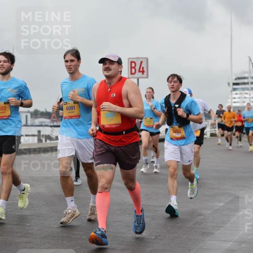 13.09.2026 - Kiel Lauf Andreas Tolksdorf http://msf.ph/oto/10457985 13.09.2026 11:59:14 Kiellinie 38, 5402, 39, 6091, 3861, 4, 8119 meine-sportfotos.de