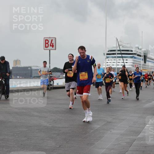 13.09.2026 - Kiel Lauf Andreas Tolksdorf http://msf.ph/oto/10458021 13.09.2026 11:59:17 Kiellinie 2318, 4, 9982, 4654 meine-sportfotos.de