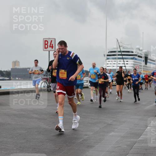 13.09.2026 - Kiel Lauf Andreas Tolksdorf http://msf.ph/oto/10458036 13.09.2026 11:59:17 Kiellinie 4, 998, 4654, 22, 3 meine-sportfotos.de
