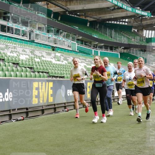 13.09.2026 - 21. swb-Marathon Bremen Michael Burmester http://msf.ph/oto/10458045 13.09.2026 10:33:42 Laufen im Stadion 10018, 10067, 10078, 10166, 10177, 10184, 10203, 10211, 10226, 10236, 10240, 10243, 10249, 10254, 10256, 10297, 10300, 10322, 10355, 10356, 10365, 10372, 10374, 10379, 10383, 10394, 10408, 10410, 10415, 10423, 10428, 10460, 10486, 10494, 10530, 10550, 10565, 10578, 10604, 10668, 10670, 10673, 10675, 10687, 10690, 10691, 10699, 10700, 10707, 10721, 10728, 10745, 10749, 10750, 10771, 10772, 10787, 10788, 10794, 10809, 10828, 10857, 10914, 11126, 11343 meine-sportfotos.de