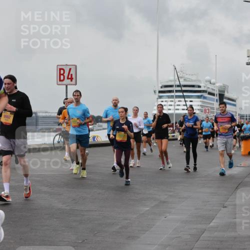 13.09.2026 - Kiel Lauf Andreas Tolksdorf http://msf.ph/oto/10458056 13.09.2026 11:59:19 Kiellinie 4654, 9982, 4, 7057, 3 meine-sportfotos.de