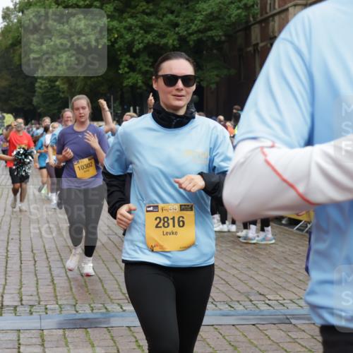 13.09.2026 - Kiel Lauf Yannick Fuchs http://msf.ph/oto/10458103 13.09.2026 09:50:33 Ziel 1545, 2811, 2816, 3289, 3561, 3698, 4145, 4229, 5596, 5851, 6592, 7585, 7662, 8407, 9109, 10302, 10865, 12319, 12705, 639, 951, 1033, 1366, 1796, 3042, 3602, 3914, 4856, 5184, 5254, 5535, 5619, 7142, 7864, 8023, 8042, 8584, 8585, 8589, 8790, 8890, 9122, 9549, 9683, 9780, 9793, 10074, 10108, 10487, 10491, 10548, 10653, 11565, 11814, 797, 3838, 4389, 5235, 6336, 6455, 6647, 6893, 7134, 7694, 8405, 8672, 9550, 9990, 10155, 10333, 11652 meine-sportfotos.de