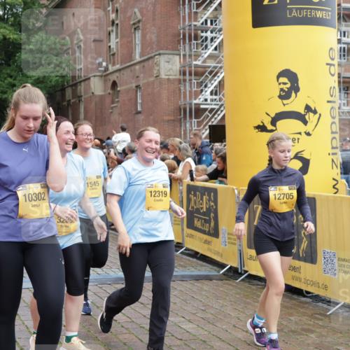 13.09.2026 - Kiel Lauf Yannick Fuchs http://msf.ph/oto/10458158 13.09.2026 09:50:36 Ziel 797, 1545, 2811, 2816, 3289, 3561, 3698, 3838, 4145, 5851, 6592, 7134, 7585, 7662, 7694, 8407, 8672, 9109, 9990, 10302, 10865, 12319, 12705, 639, 951, 1366, 1796, 3042, 3602, 4229, 4856, 5184, 5254, 5535, 5596, 5619, 7142, 7864, 8023, 8042, 8584, 8585, 8589, 8790, 8890, 9109, 9549, 9683, 9780, 9793, 10074, 10108, 10487, 10491, 10548, 10653, 11565, 11814, 763, 1373, 1949, 4389, 5235, 6138, 6336, 6455, 6647, 6829, 6893, 7449, 8405, 9550, 9551, 10155, 10333, 11141, 11652 meine-sportfotos.de