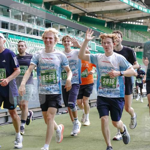 13.09.2026 - 21. swb-Marathon Bremen Michael Burmester http://msf.ph/oto/10458165 13.09.2026 13:11:43 Laufen im Stadion 118, 265, 373, 581, 703, 843, 984, 1113, 1226, 1334, 1435, 1738, 1849, 1851, 1894, 1936, 1952, 1967, 2202, 2248, 2281, 2284, 2299, 2330, 2333, 2336, 2339, 2342, 2353, 2375, 2377, 2398, 2426, 2432, 2443, 2531, 2589, 2654, 2659, 2669, 2673, 2682, 2784, 2804, 2819, 2822, 2836, 2850, 2907, 2932, 2976, 3026, 3027, 3079, 3082, 3089, 3122, 3143, 3155, 3159, 3174, 3207, 3208, 3308, 3328, 3349, 3352, 3370, 3409, 3410, 3470, 3549, 551 meine-sportfotos.de