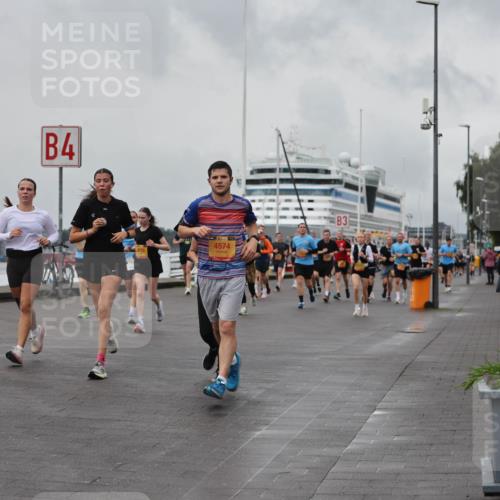 13.09.2026 - Kiel Lauf Andreas Tolksdorf http://msf.ph/oto/10458166 13.09.2026 11:59:21 Kiellinie 6317, 4, 8715, 4574, 3 meine-sportfotos.de
