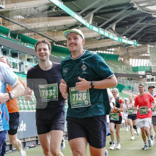 13.09.2026 - 21. swb-Marathon Bremen Michael Burmester http://msf.ph/oto/10458246 13.09.2026 13:11:44 Laufen im Stadion 118, 265, 373, 581, 703, 843, 984, 1113, 1226, 1334, 1435, 1738, 1849, 1851, 1894, 1936, 1952, 1967, 2202, 2248, 2281, 2284, 2299, 2330, 2333, 2336, 2339, 2342, 2353, 2375, 2377, 2398, 2426, 2432, 2443, 2531, 2589, 2654, 2659, 2669, 2673, 2682, 2784, 2804, 2819, 2822, 2836, 2850, 2907, 2932, 2966, 2976, 3026, 3027, 3079, 3082, 3089, 3122, 3143, 3155, 3159, 3174, 3207, 3208, 3308, 3328, 3349, 3352, 3370, 3409, 3410, 3470, 3549, 551 meine-sportfotos.de