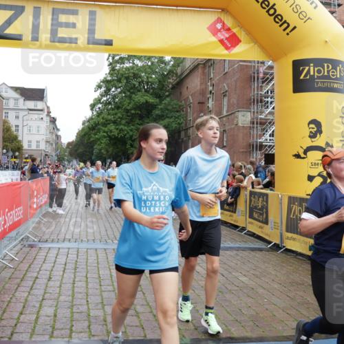 13.09.2026 - Kiel Lauf Yannick Fuchs http://msf.ph/oto/10458263 13.09.2026 09:50:40 Ziel 797, 1545, 3289, 3838, 4145, 4389, 5851, 6455, 6592, 7134, 7585, 7662, 7694, 8407, 8672, 9990, 10155, 10302, 10333, 10865, 12319, 12705, 1366, 2811, 2816, 3042, 3561, 3602, 3698, 4229, 5184, 5254, 5535, 5596, 5619, 7142, 7864, 8023, 8042, 9109, 9549, 9683, 9793, 10074, 10108, 10302, 10487, 10491, 10548, 10653, 11565, 11814, 468, 763, 764, 1373, 1949, 3723, 5235, 6138, 6336, 6647, 6794, 6829, 6893, 7449, 8405, 9550, 9551, 11141, 11652, 12103, 12727, 12834 meine-sportfotos.de