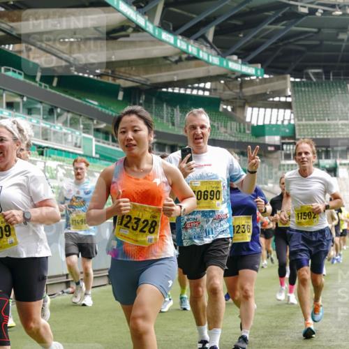 13.09.2026 - 21. swb-Marathon Bremen Michael Burmester http://msf.ph/oto/10458351 13.09.2026 10:33:45 Laufen im Stadion 10018, 10067, 10078, 10166, 10177, 10184, 10203, 10211, 10226, 10236, 10240, 10243, 10249, 10254, 10256, 10297, 10300, 10322, 10355, 10356, 10365, 10372, 10374, 10379, 10383, 10394, 10408, 10415, 10423, 10428, 10460, 10486, 10494, 10530, 10550, 10565, 10578, 10604, 10668, 10669, 10670, 10673, 10675, 10687, 10691, 10699, 10700, 10707, 10721, 10728, 10745, 10749, 10750, 10771, 10772, 10787, 10788, 10794, 10809, 10828, 10857, 10914, 11126, 11343 meine-sportfotos.de